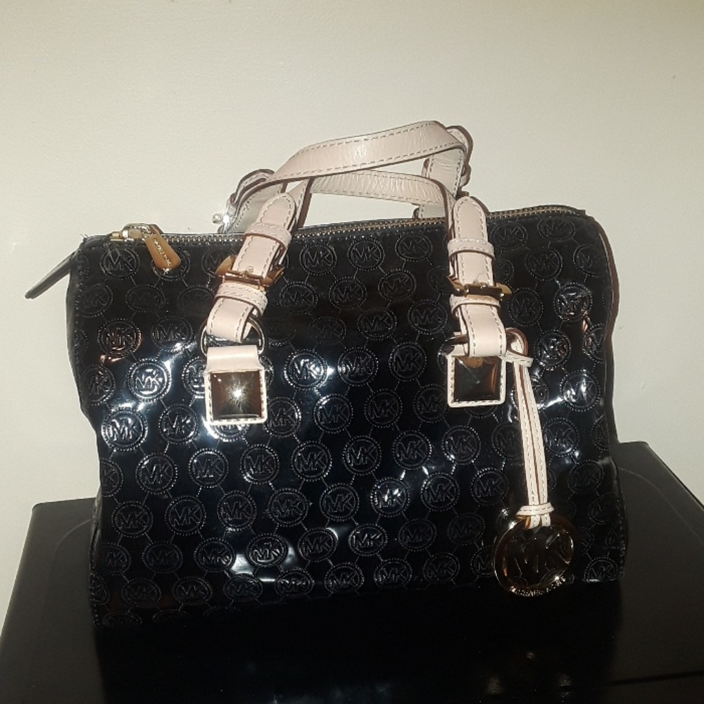 Micheal kros shoulder bag